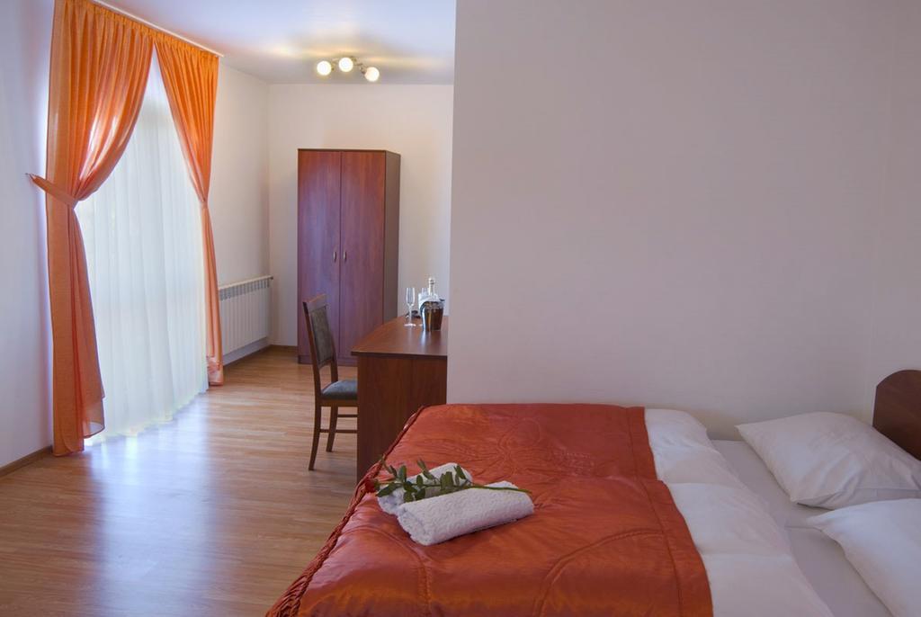 Czerwone Wierchy - Sauna I Jacuzzi Wliczone W Cene Pobytu! Białka Tatrzańska Szoba fotó